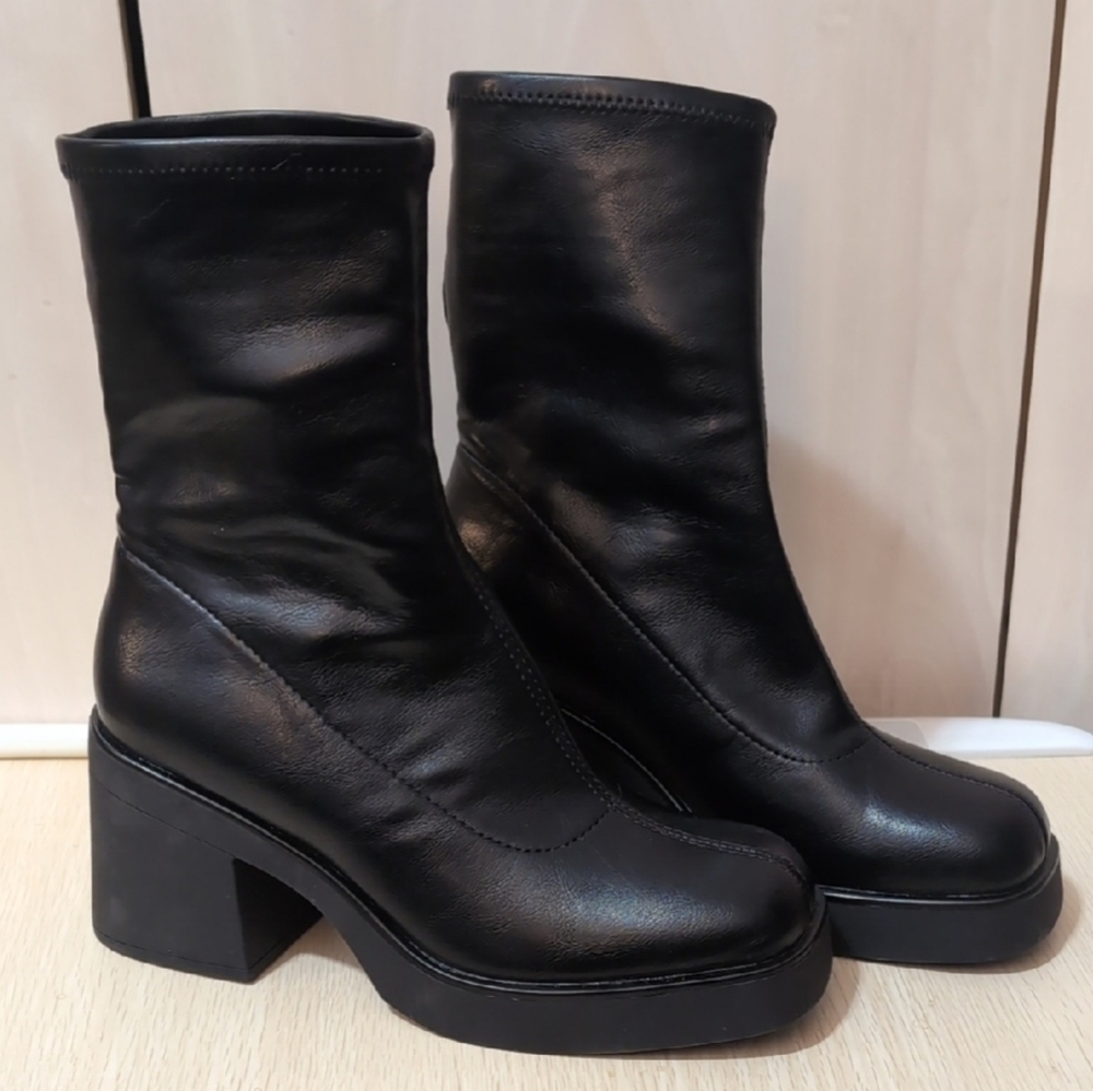 Black Leather Women's Boots